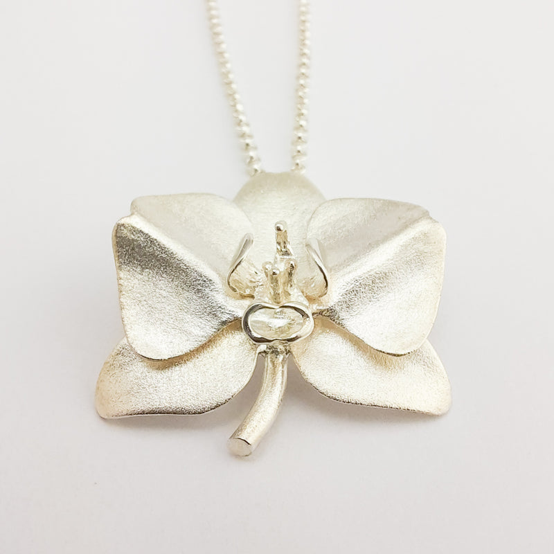 MK - Tammi Jewellery Orkidea-riipus | Hopea - Riipukset ja kaulakorut - Tammen Koru | Caratia