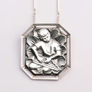 Kalevala Koru Kanteletta soittava poika-kaulakoru • Caratia