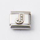 Nomination J-kirjain • Caratia